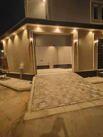 دور مستقل سكني للبيع في حي الجنادرية في شرق الرياض