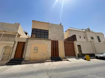 فيلا للبيع بحي الربوه خلف حديقه المزن