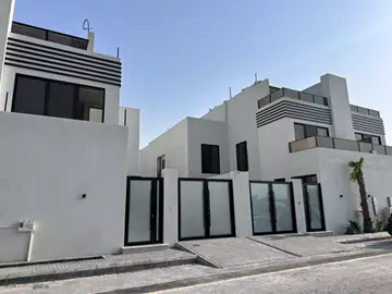 فيلا سكني للبيع في حي الامواج في الخبر