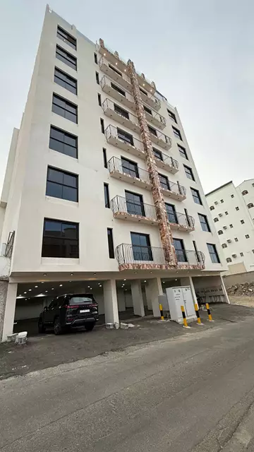 شقة سكني للبيع في حي البحيرة في ابها