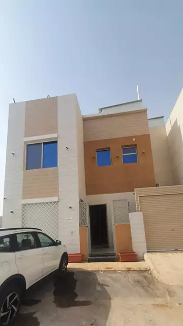 فيلا سكني للبيع في حي ظهرة لبن في الرياض