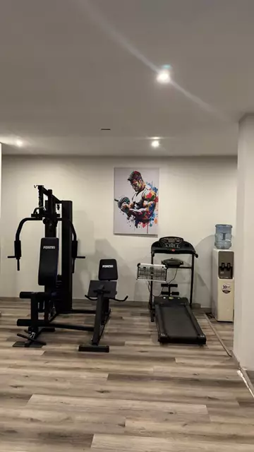 شقة سكني للإيجار في حي الحمراء في الخبر