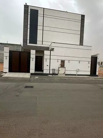 فيلا سكنية استثمارية للبيع في حي النهضة في شرق الرياض