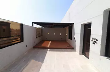 ملحق روف مع السطوح بحي السلامة للبيع 