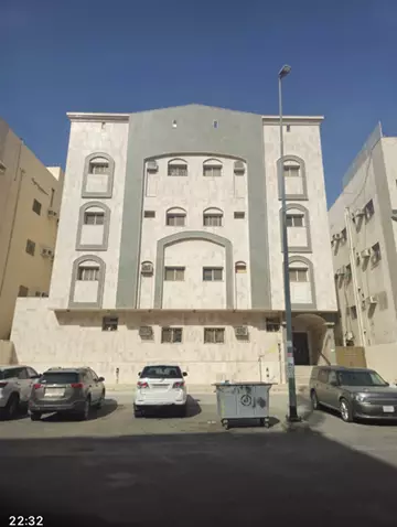 عمارة سكني للبيع في حي مسجد الدرع في المدينة المنورة