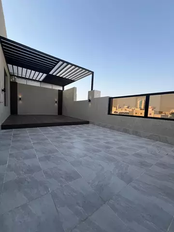 ملحق روف 4 غرف بحي الروضة للبيع 