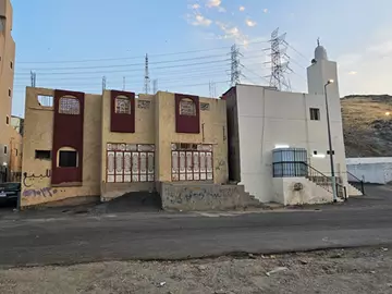 عمارة سكني للبيع في حي التنعيم في مكة المكرمة