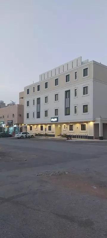 شقة سكني للبيع في حي طويق في غرب الرياض