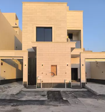 دور مستقل سكني للبيع في حي الجنادرية في شرق الرياض