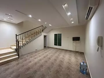 شقة دورين للإيجار في حي التعاون في شمال الرياض