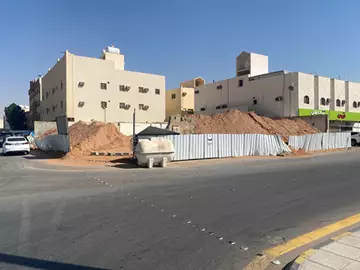 أرض تجارية للبيع في حي اليرموك في شرق الرياض