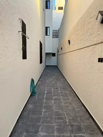 شقة سكني للإيجار في حي الملقا في شمال الرياض