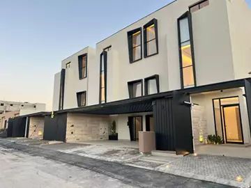 أدوار سكنية للبيع في حي العارض