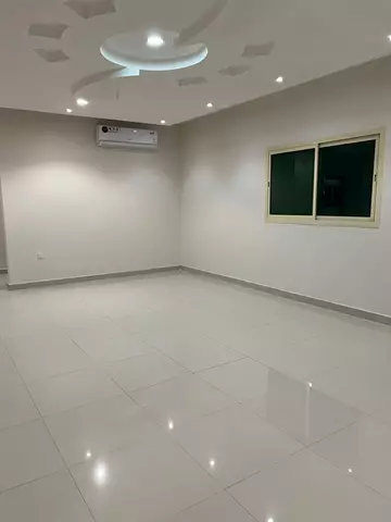 دور أول سكني للإيجار من فيلا في حي الياسمين في شمال الرياض