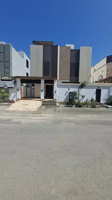 فيلا فاخرة ومميزة للبيع في الشراع 