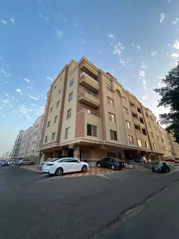 روف تمليك في موقع مميز جدة - العزيزية