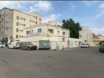 مبنى هدد للبيع ثلاث واجهات في العزيزية