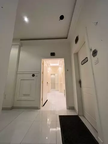 شقه فاخره للبيع بحي الملقا