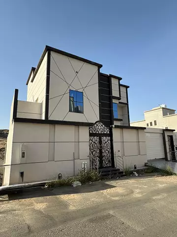 فيلا سكني للبيع في حي سلطانة في ابها