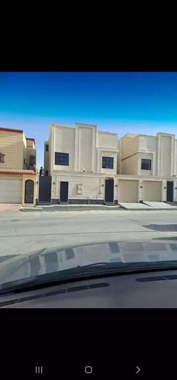 فيلا سكني للبيع في حي ظهرة البديعة في غرب الرياض