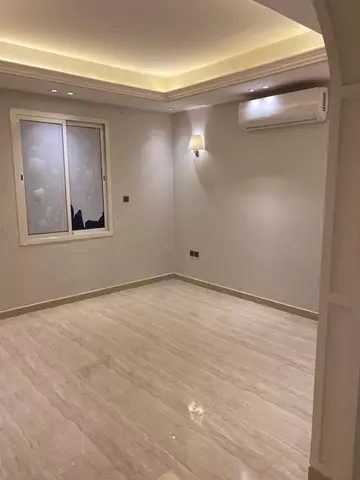 شقة سكني للإيجار في حي الملقا في شمال الرياض