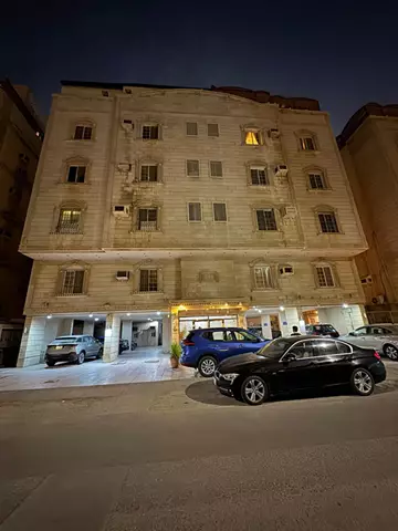 فيلا روف للبيع في حي المروة 