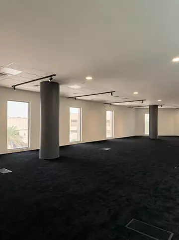 مكتب تجاري للإيجار في حي الروضة