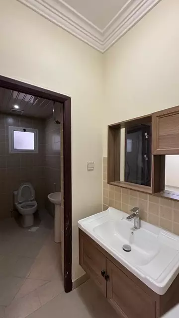 شقة سكني للبيع في حي هجر في الدمام