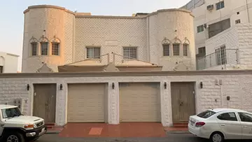 ارض ادوار للبيع على شارعين في حي الربوة