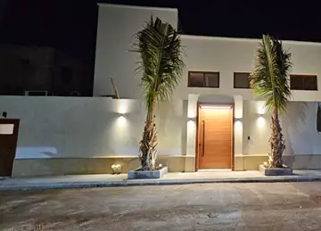 فيلا فاخره للبيع في حي الياقوت 