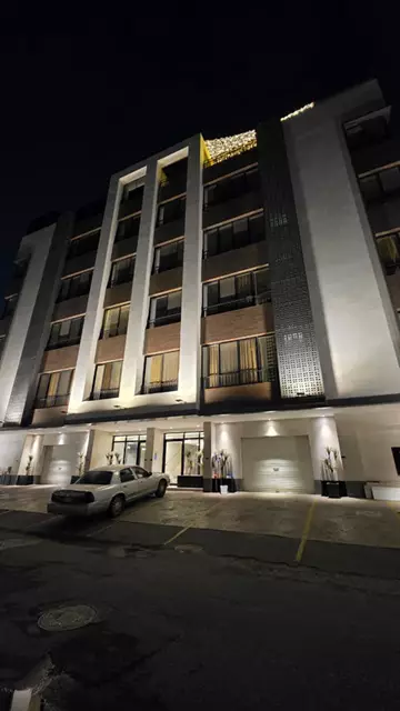 شقة فاخره للإيجار في حي الروضة