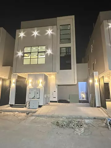 دور مستقل سكني للبيع في حي الرمال في شرق الرياض