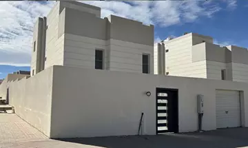 فيلا سكني للبيع في حي المنصورة في خميس مشيط