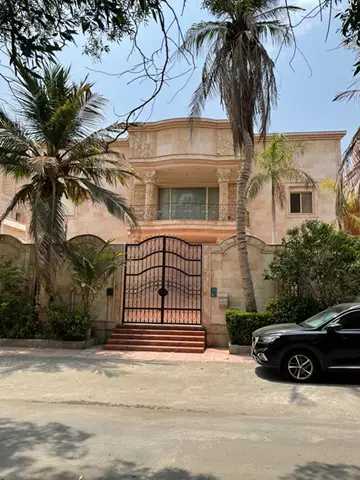 فيلا فاخره للبيع في حي المحمدية2