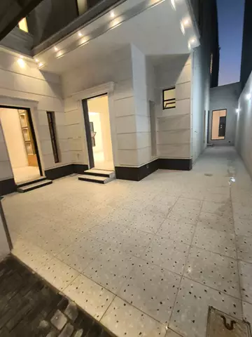 دور مستقل سكني للبيع في حي الجنادرية في شرق الرياض