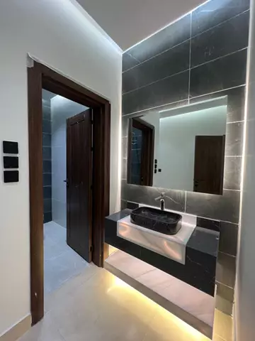 شقة سكني للبيع في حي الروضة في جدة