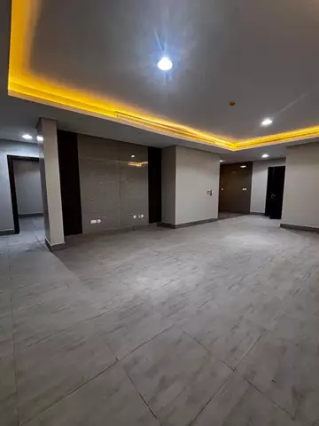 شقة سكني للبيع في حي الملقا في شمال الرياض