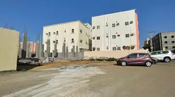 قطعة أرض رقم ١٠٨ في حي المطار بمدينة جيزان .
