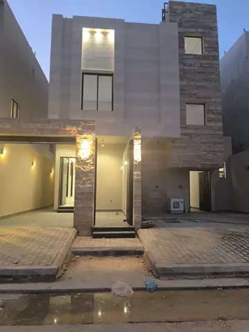 دور مستقل للبيع بالجنادرية  شرق الرياض