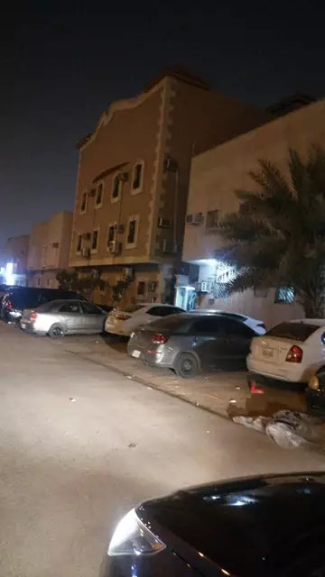 عمارة سكني للإيجار بحي النزهة في شمال الرياض