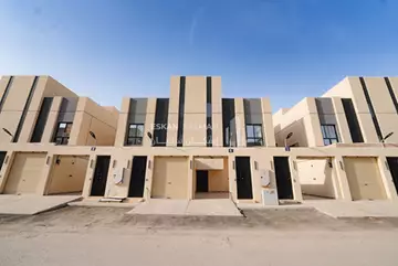 دور - الرياض - عكاظ