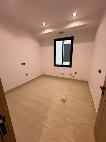 دور مستقل سكني للبيع في حي الندوة في شرق الرياض