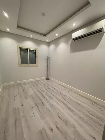 شقة سكني للبيع في حي الوادي في شمال الرياض
