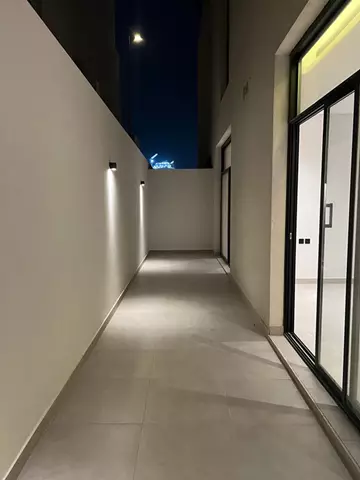 شقة للإيجار دور ارضي في حي الملقا في شمال الرياض