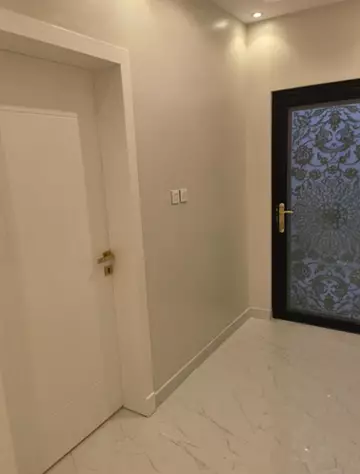 شقة سكني للبيع في حي الحمراء في الجبيل