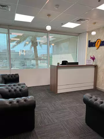 مكتب تجاري للإيجار في حي الشرفية في جدة