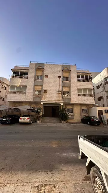 عمارة سكني للبيع في حي البوادي في جدة