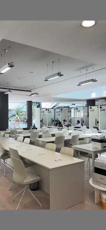 مكاتب مؤثثة للإيجار في حي الروضة