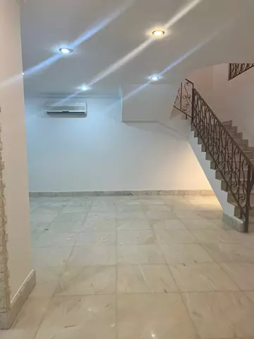 فيلا سكني للبيع في حي الصحافة في شمال الرياض