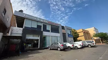 معرض للإيجار في موقع مميز حي السامر